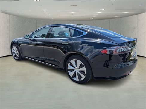 Used 2021 Tesla Model S Long Range Plus image 5