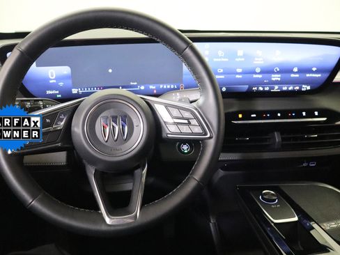 Certified 2025 Buick Enclave Preferred FWD image 21