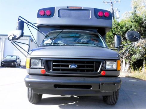 Used 2003 Ford E-450 and Econoline 450 Super Duty image 20