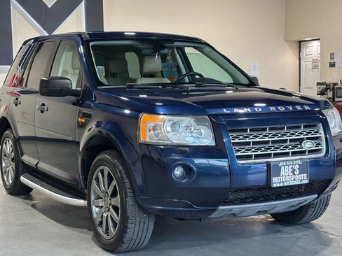 Used 2008 Land Rover LR2 HSE image 2