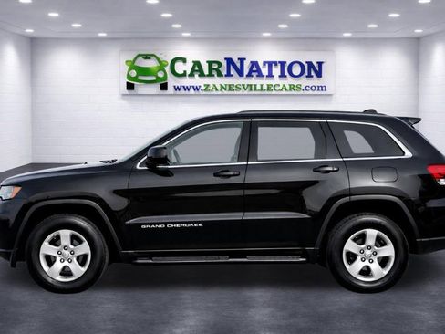 Used 2017 Jeep Grand Cherokee Laredo image 3