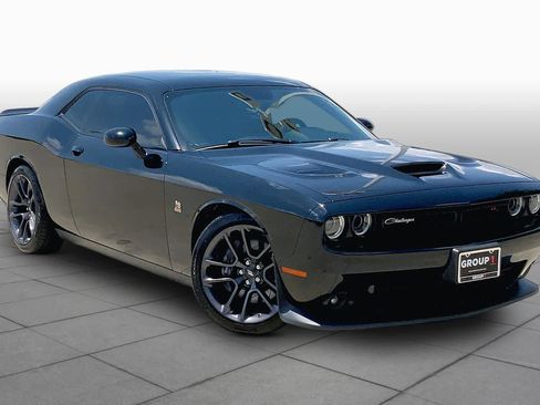 Used 2022 Dodge Challenger R/T Scat Pack RWD image 3