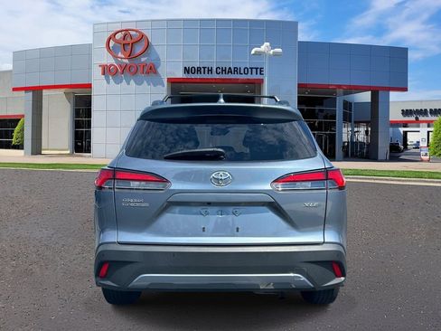 Used 2023 Toyota Corolla Cross XLE w/ Convenience Package FWD image 7