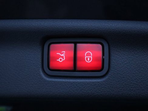 Certified 2023 Mercedes-Benz C 300 4MATIC Sedan image 18