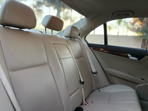 Used 2010 Mercedes-Benz C 300 Luxury image 15