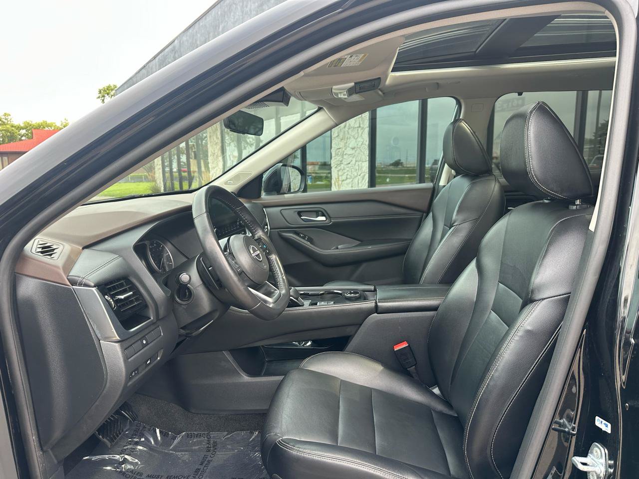 Used 2022 Nissan Rogue SL w/ SL Premium Package AWD/4WD image 2
