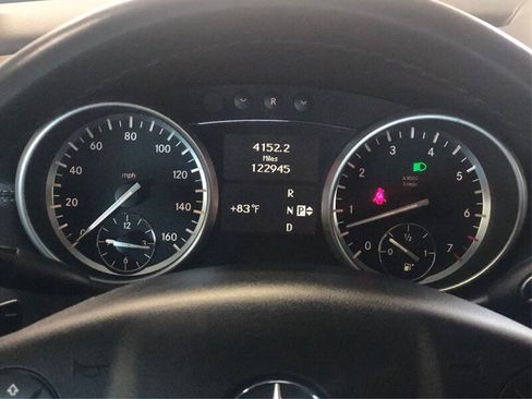 Used 2011 Mercedes-Benz GL 450 4MATIC image 15