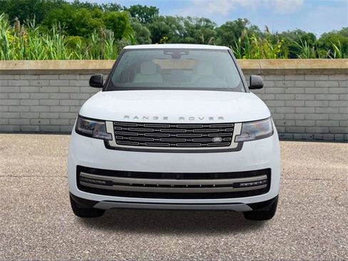 New 2025 Land Rover Range Rover SE image 2