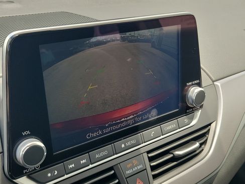 Used 2024 Nissan Altima 2.5 SR FWD image 10
