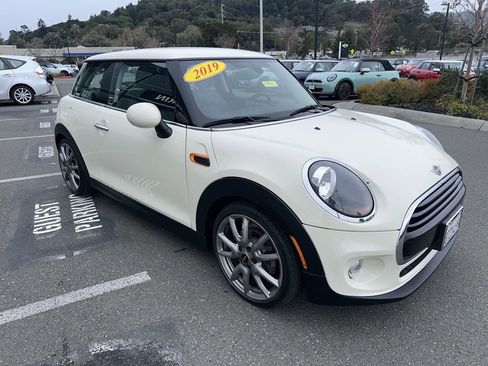 Used 2019 MINI Cooper 2-Door Hardtop image 7