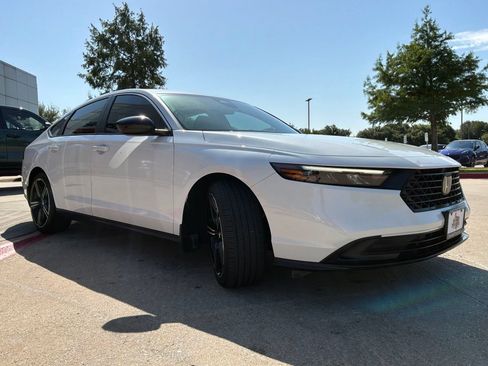 Used 2023 Honda Accord Sport image 4