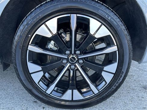 New 2026 Volvo XC60 B5 Plus w/ Climate Package image 11