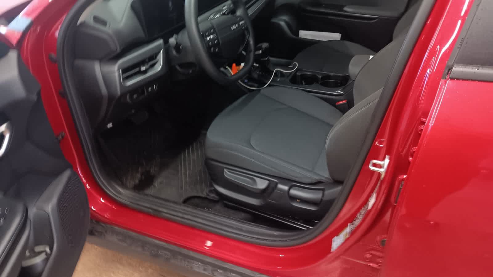 Used 2025 Kia K4 FWD image 5