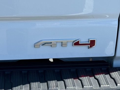 Used 2021 GMC Sierra 1500 AT4 w/ Off-Road Performance Package AWD/4WD image 13