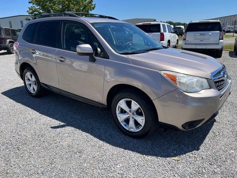 Used 2014 Subaru Forester 2.5i Premium w/ Popular Package #2 AWD/4WD image 4