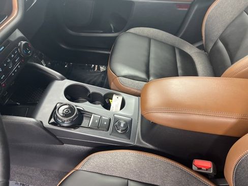 Used 2024 Ford Bronco Sport Outer Banks w/ Tech Package image 16