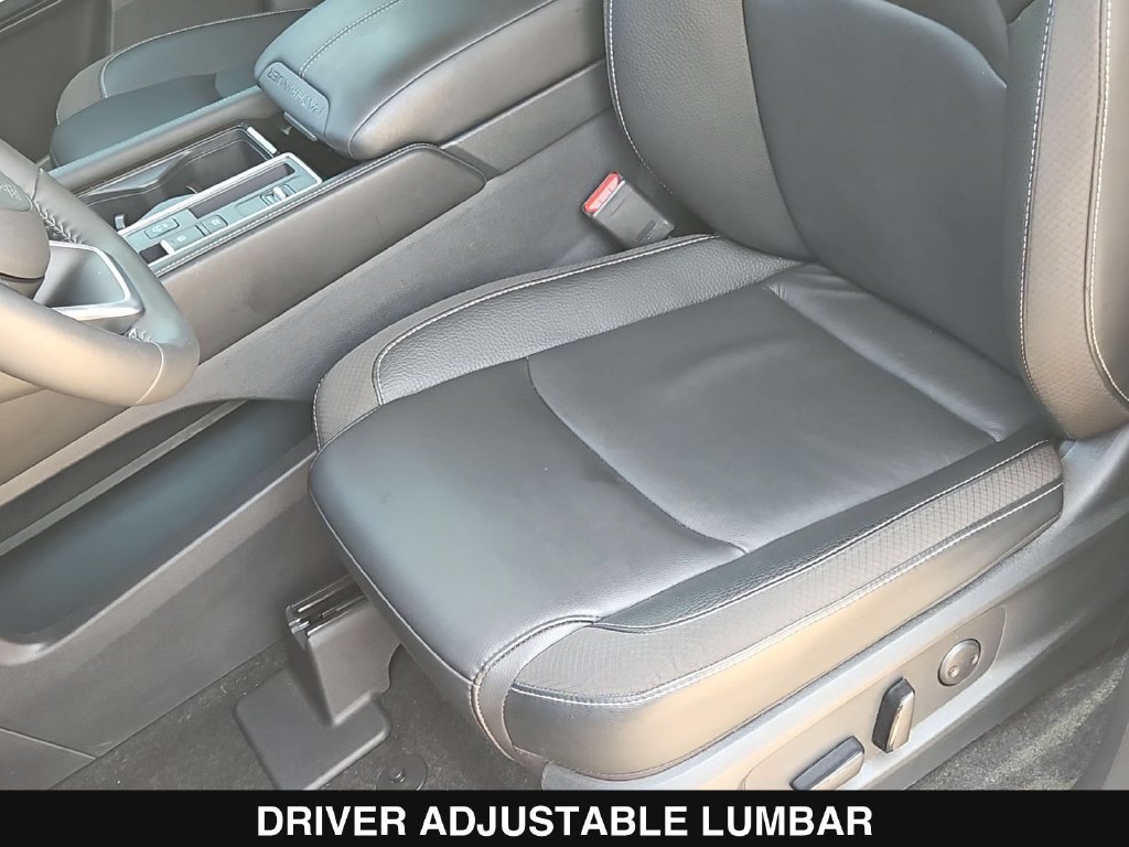 Used 2025 Nissan Pathfinder SL FWD image 16