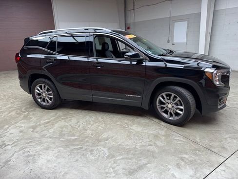 Used 2022 GMC Terrain SLT w/ Tech Package image 6
