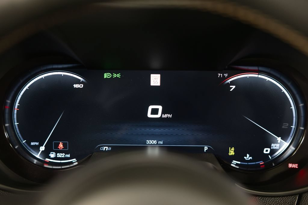Used 2025 Alfa Romeo Giulia AWD w/ Driving Assist Package image 28