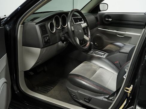 Used 2006 Dodge Magnum SRT8 w/ SRT Option Group III image 4