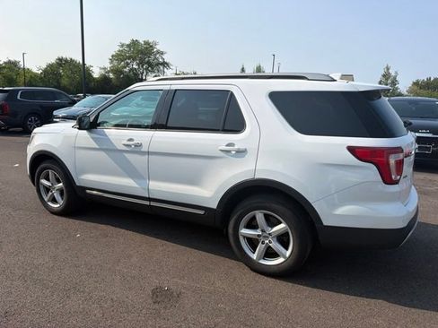 Used 2017 Ford Explorer XLT AWD/4WD image 19