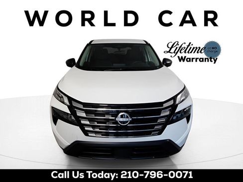 Used 2024 Nissan Rogue S FWD image 2