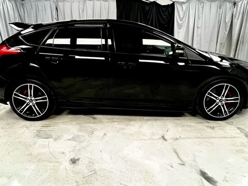 Used 2016 Ford Focus ST image 5