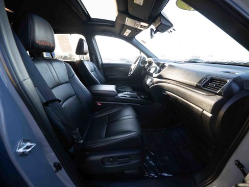 Certified 2024 Honda Passport TrailSport image 27