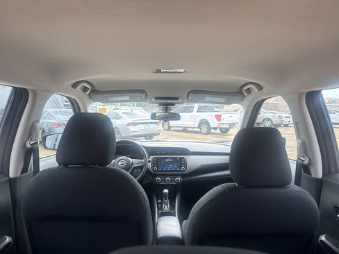 Used 2023 Nissan Kicks SV FWD image 34