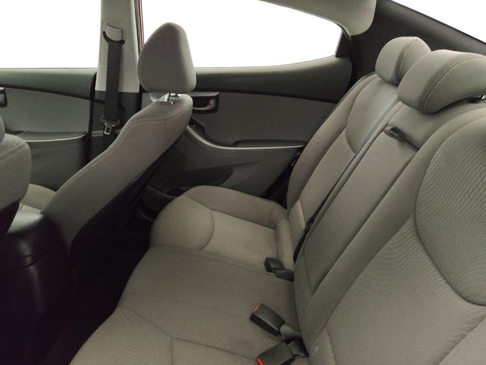 Used 2015 Hyundai Elantra SE FWD image 18