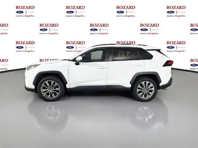 Used 2019 Toyota RAV4 XLE Premium w/ Cold Weather Package FWD image 5