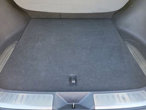 Used 2023 Toyota Venza XLE image 8