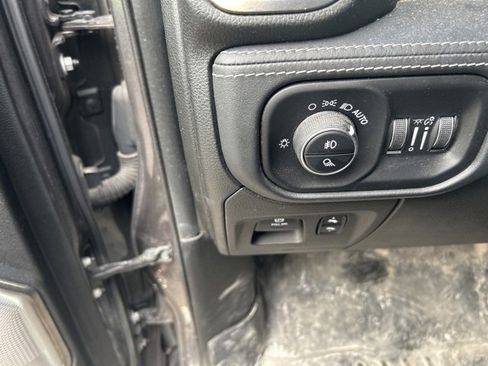 Used 2019 RAM 1500 Limited image 15