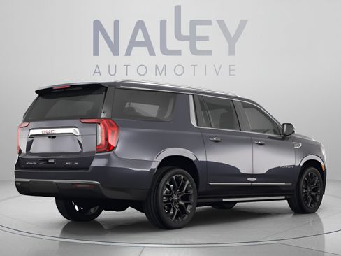 Used 2023 GMC Yukon XL SLT w/ SLT Luxury Package AWD/4WD image 3