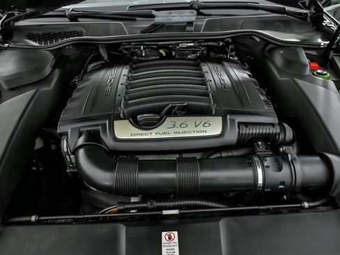 Used 2014 Porsche Cayenne Platinum Edition image 14