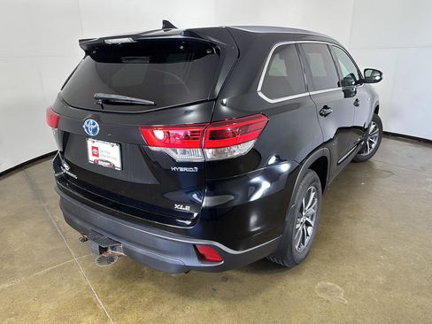 Used 2019 Toyota Highlander XLE AWD/4WD image 10