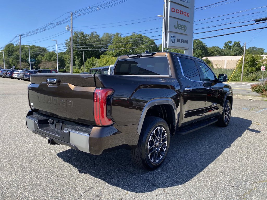 Used 2025 Toyota Tundra Limited AWD/4WD image 3