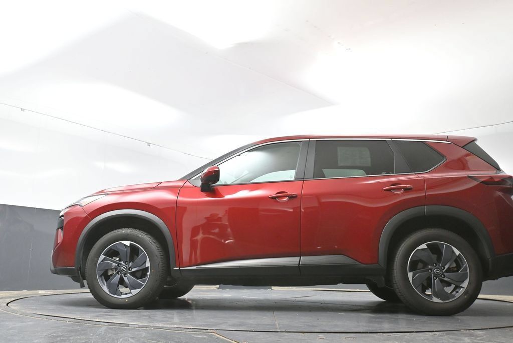 Used 2025 Nissan Rogue SV FWD image 44