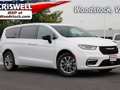 New 2026 Chrysler Pacifica Select