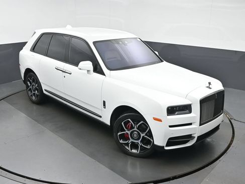 Used 2021 Rolls-Royce Cullinan Black Badge AWD/4WD image 38