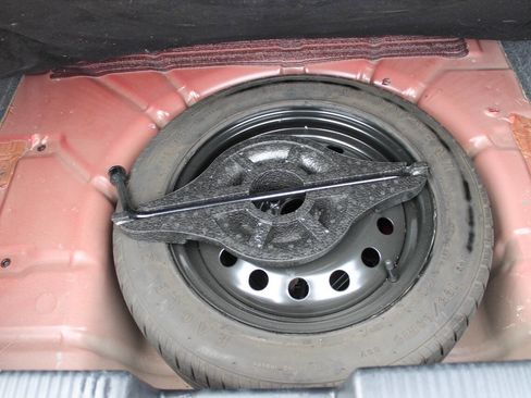 Used 2003 Ford Focus SE image 32