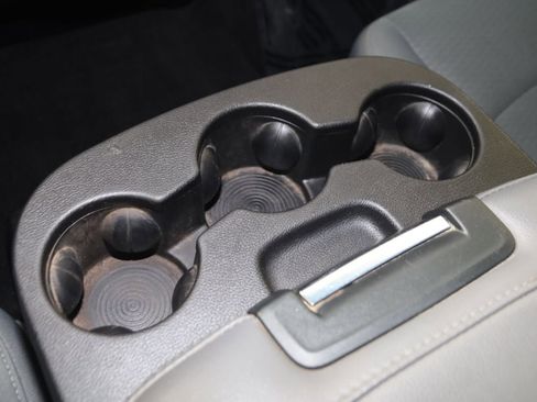 Used 2018 RAM 1500 Classic SLT image 26