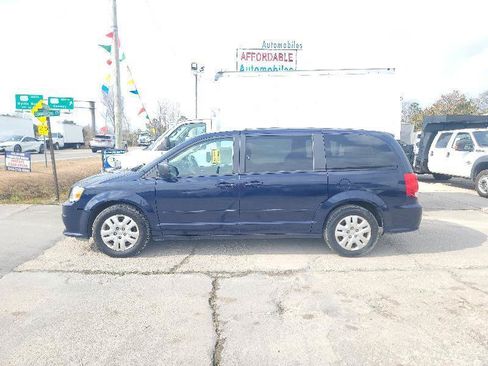 Used 2016 Dodge Grand Caravan SE w/ Quick Order Package 29E SE FWD image 4