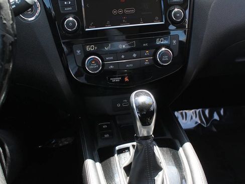 Used 2020 Nissan Rogue Sport SV w/ Technology Package AWD/4WD image 31