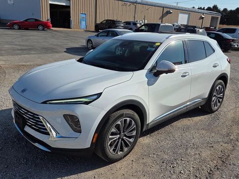 Used 2024 Buick Envision Preferred image 4