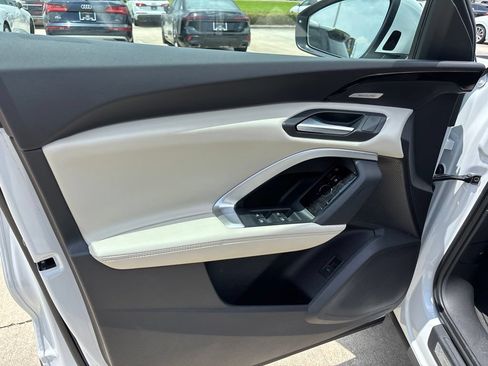 Used 2025 Audi Q5 Premium Plus w/ Premium Plus AWD/4WD image 14
