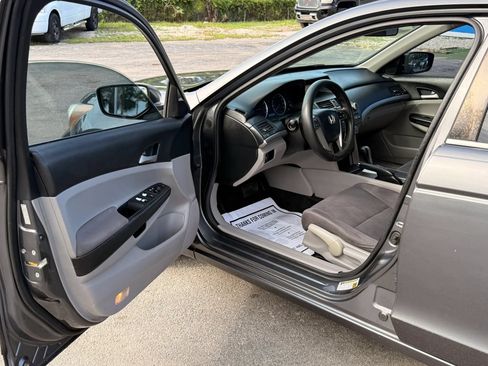 Used 2012 Honda Accord LX image 10