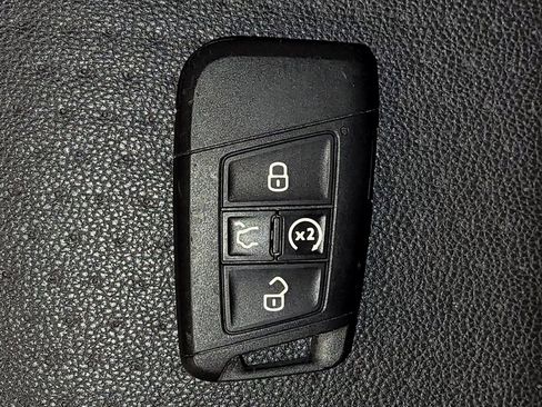 Used 2024 Volkswagen Jetta SE FWD image 32