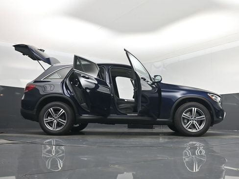 Used 2022 Mercedes-Benz GLC 300 GLC 300 image 7