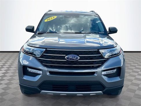 Used 2024 Ford Explorer XLT w/ Equipment Group 202A image 2